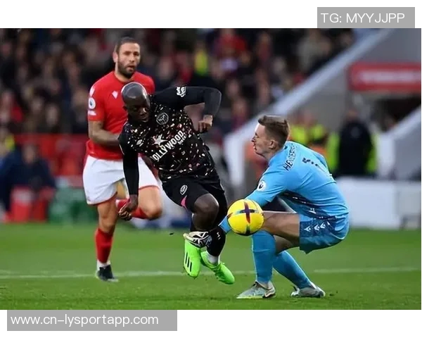 萨拉夫表现不佳半场仅得2分3助攻却犯规5次显露稚嫩状态